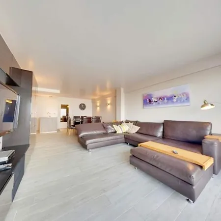 Beautiful 3-bedroom With Sea View