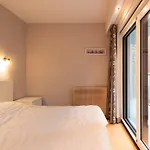 In With Sea View Apartman