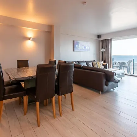 Beautiful 3-bedroom With Sea View